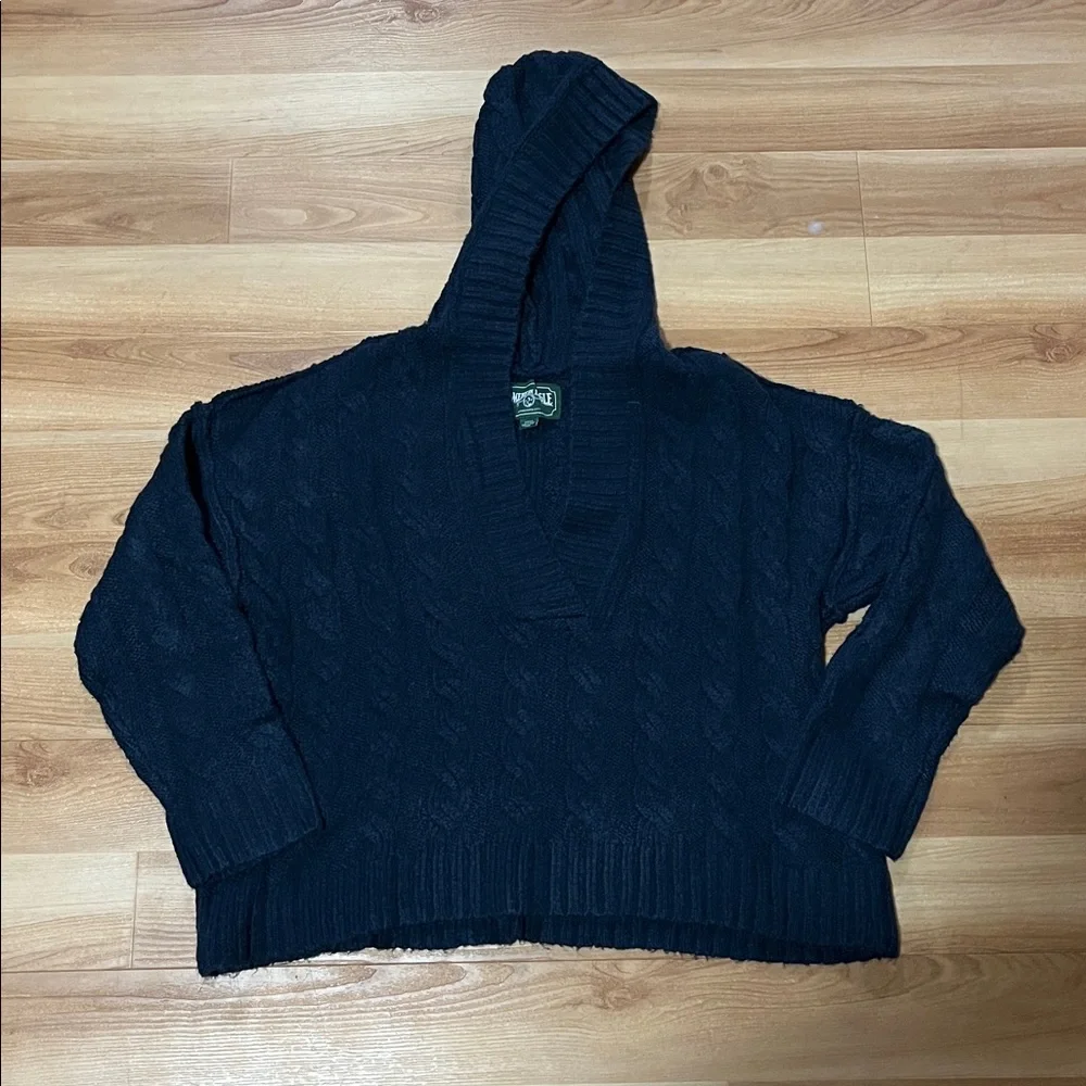American Eagle Outfitters Navy V-Neck Sweater - Picture 2 of 5